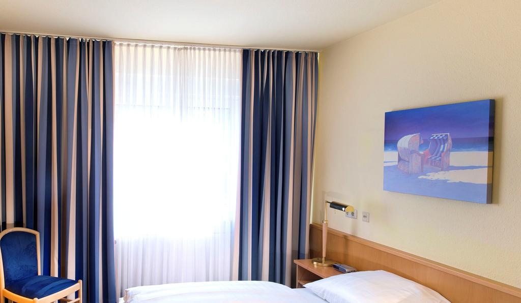 Tryp By Wyndham Luebeck Aquamarin Hotell Rom bilde