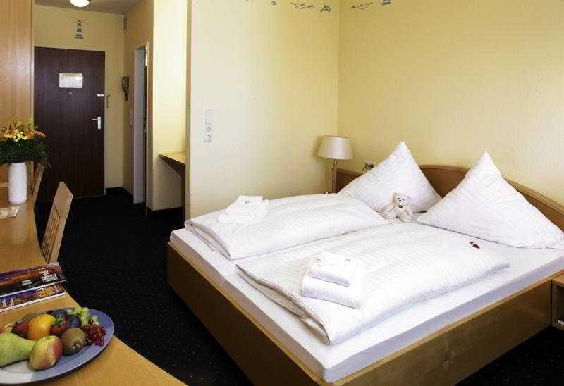 Tryp By Wyndham Luebeck Aquamarin Hotell Eksteriør bilde