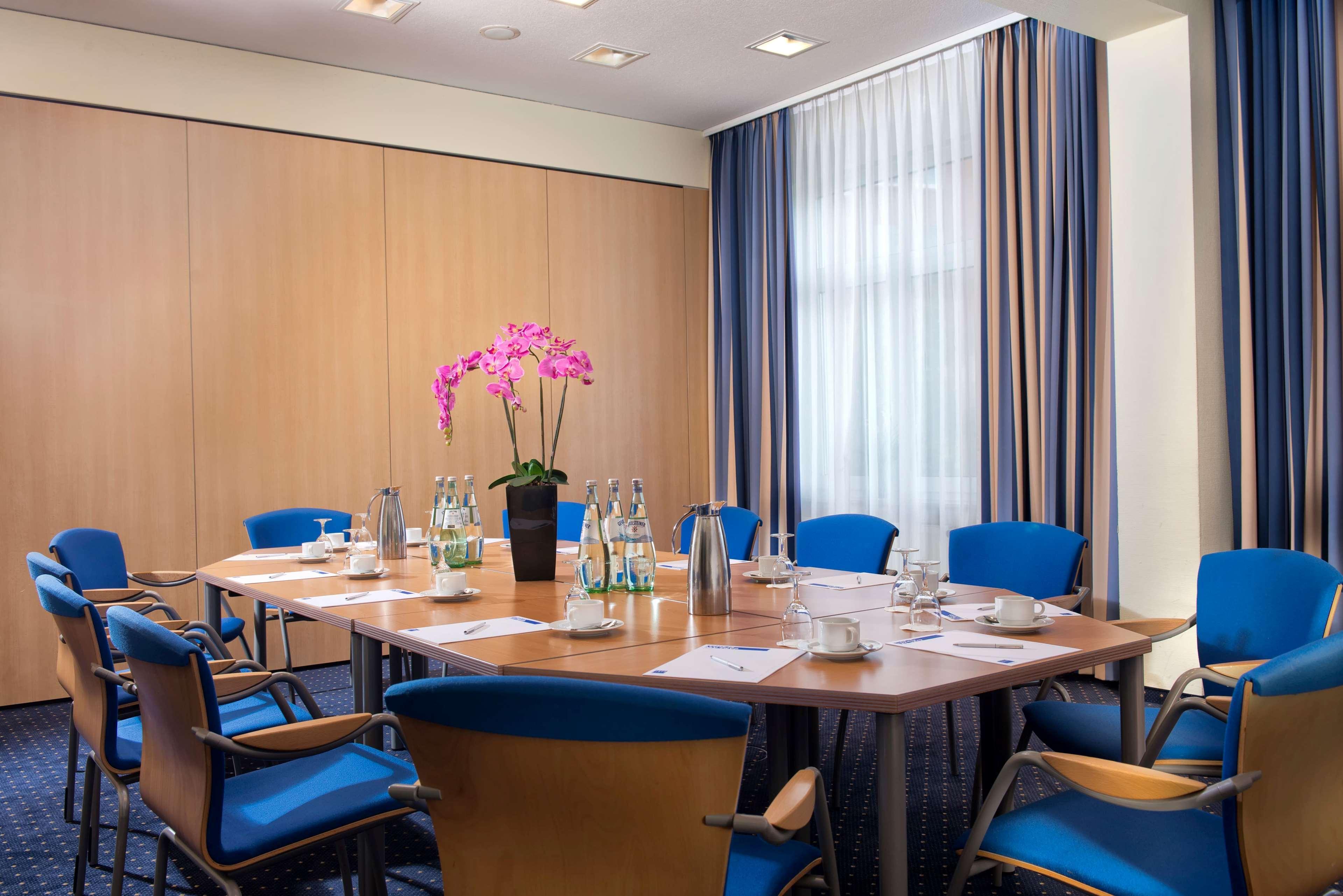 Tryp By Wyndham Luebeck Aquamarin Hotell Eksteriør bilde